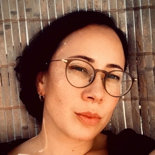 <br />Denise Gluck